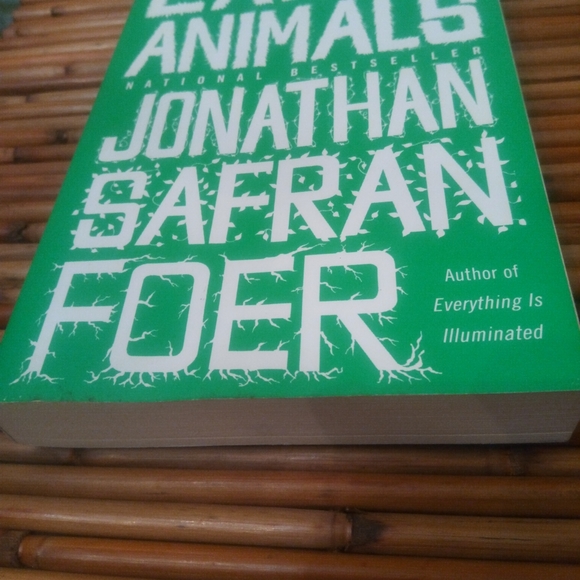 Eating Animals by Jonathan Safran Foer - Picture 4 of 5